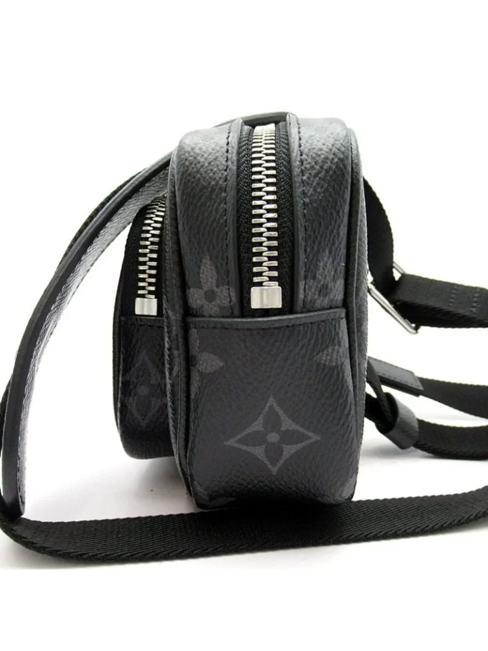 Louis Vuitton Outdoor Pochette Taigarama Monogram Eclipse Shoulder Bag Noir